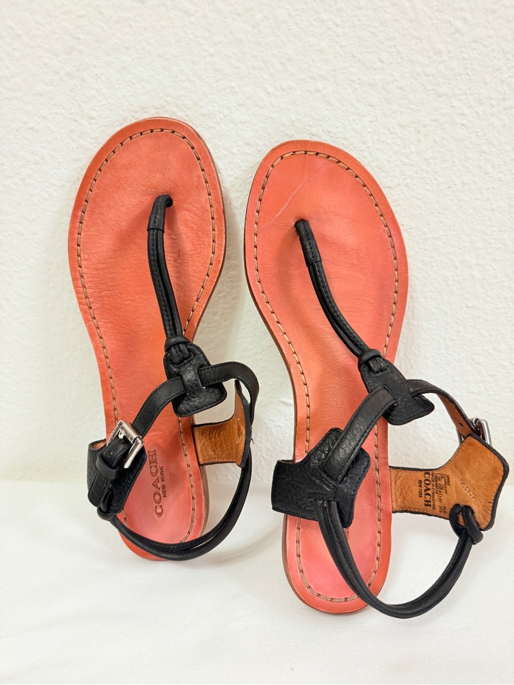Coach Clarkson Black Leather T-Bar Sandals Coral Insole Size 7.5